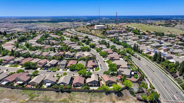 1954 Horseshoe Glen Cir, Folsom, CA 95630