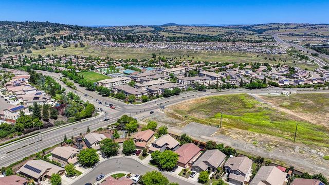 1954 Horseshoe Glen Cir, Folsom, CA 95630