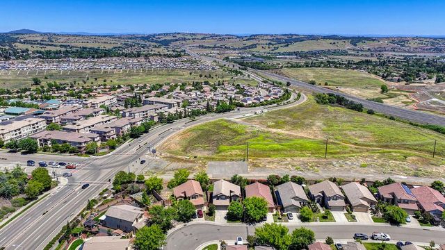 1954 Horseshoe Glen Cir, Folsom, CA 95630