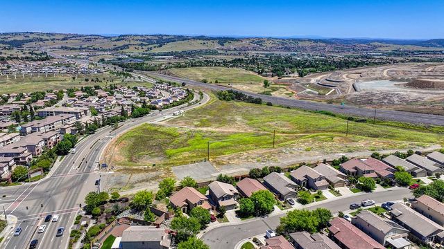 1954 Horseshoe Glen Cir, Folsom, CA 95630