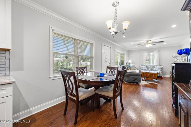 8 Meadowbrook Avenue, Eatontown, NJ 07724