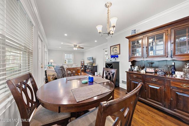 8 Meadowbrook Avenue, Eatontown, NJ 07724