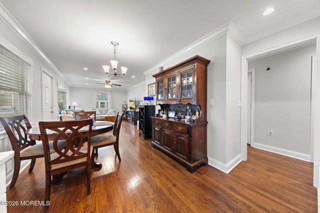 8 Meadowbrook Avenue, Eatontown, NJ 07724