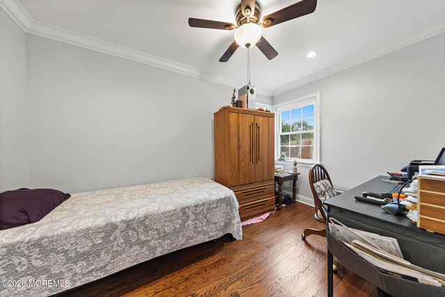 8 Meadowbrook Avenue, Eatontown, NJ 07724