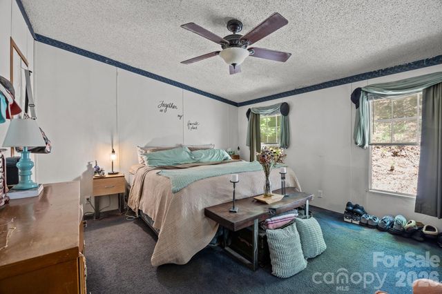 25 Weaver Lane, Black Mountain, NC 28711