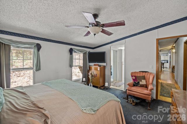 25 Weaver Lane, Black Mountain, NC 28711