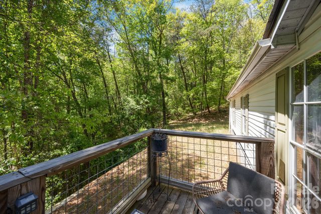 25 Weaver Lane, Black Mountain, NC 28711