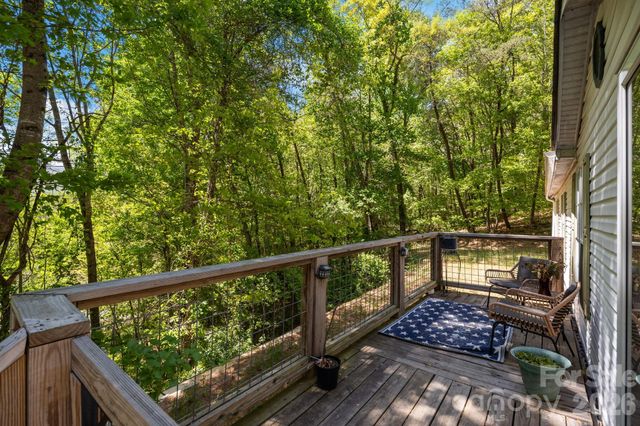 25 Weaver Lane, Black Mountain, NC 28711