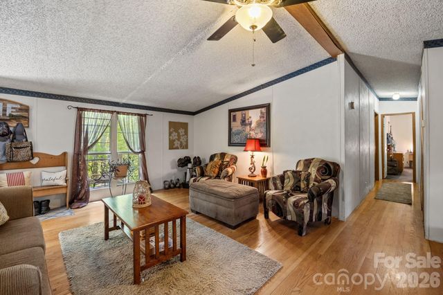 25 Weaver Lane, Black Mountain, NC 28711