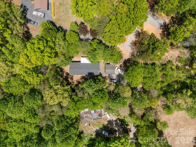 25 Weaver Lane, Black Mountain, NC 28711