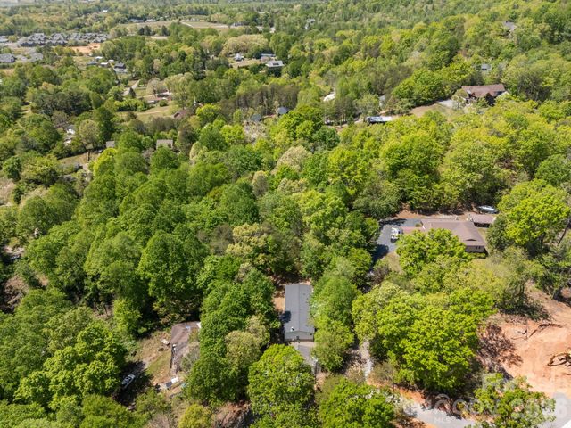 25 Weaver Lane, Black Mountain, NC 28711