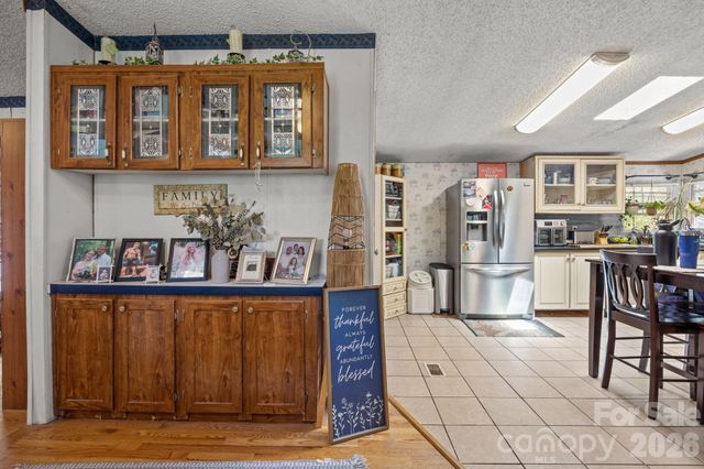 25 Weaver Lane, Black Mountain, NC 28711