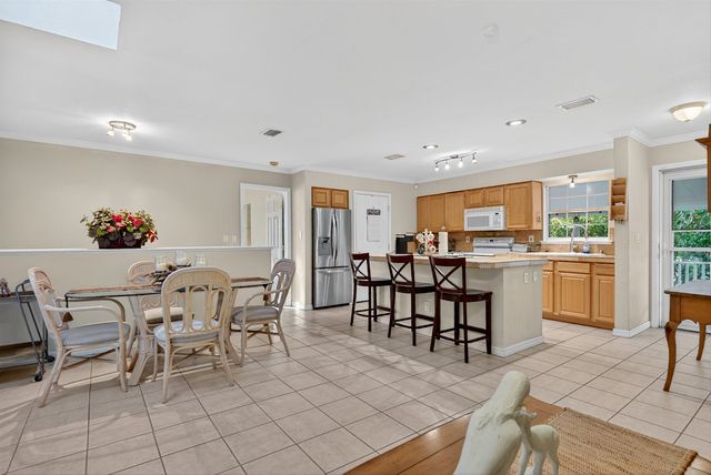 229 Dondanville Rd, St Augustine, FL 32080