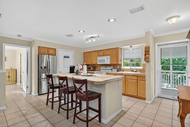 229 Dondanville Rd, St Augustine, FL 32080