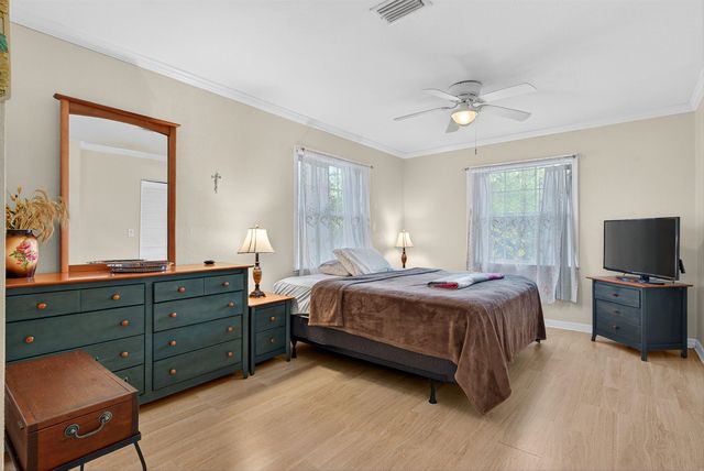 229 Dondanville Rd, St Augustine, FL 32080