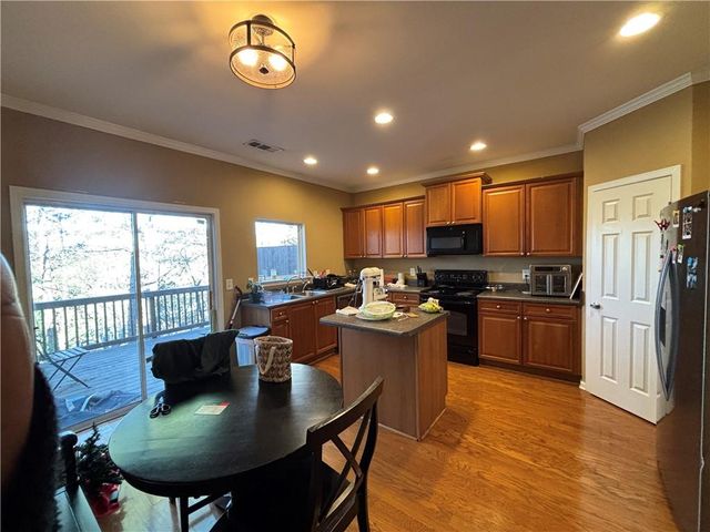 1161 Liberty Parkway NW, Atlanta, GA 30318