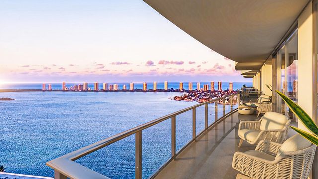 220 Lake Shore Drive 813, Lake Park, FL 33403