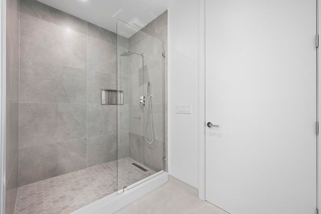 220 Lake Shore Drive 813, Lake Park, FL 33403