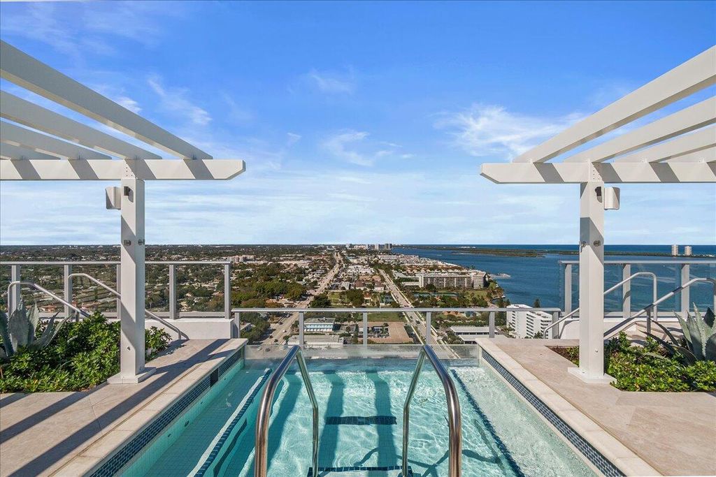 220 Lake Shore Drive 813, Lake Park, FL 33403