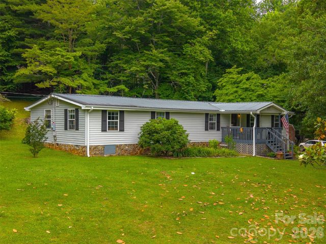 1350 N Skeenah Road, Franklin, NC 28734