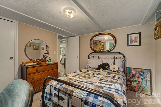 1350 N Skeenah Road, Franklin, NC 28734