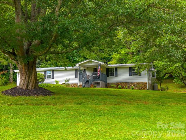 1350 N Skeenah Road, Franklin, NC 28734