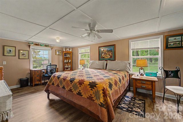 1350 N Skeenah Road, Franklin, NC 28734