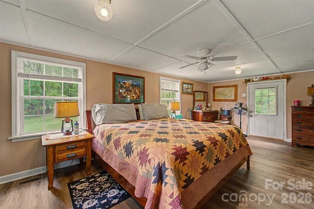 1350 N Skeenah Road, Franklin, NC 28734