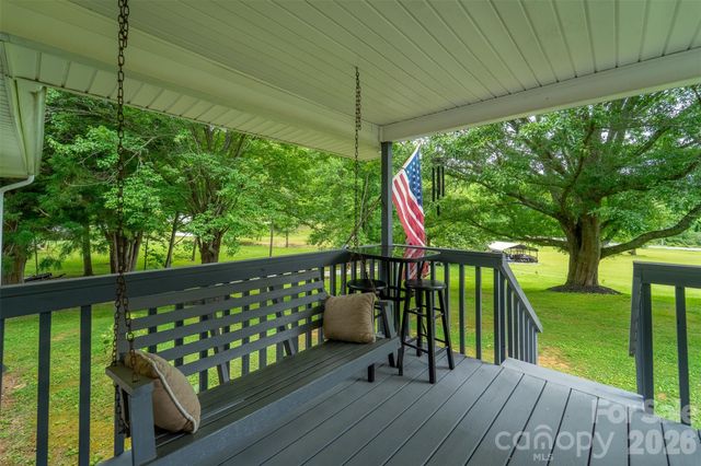 1350 N Skeenah Road, Franklin, NC 28734