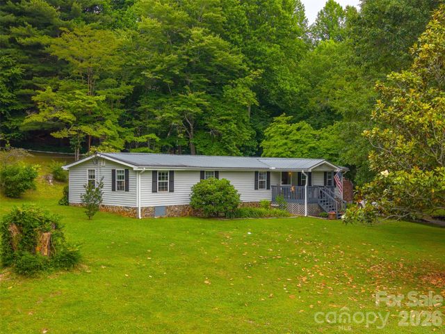1350 N Skeenah Road, Franklin, NC 28734