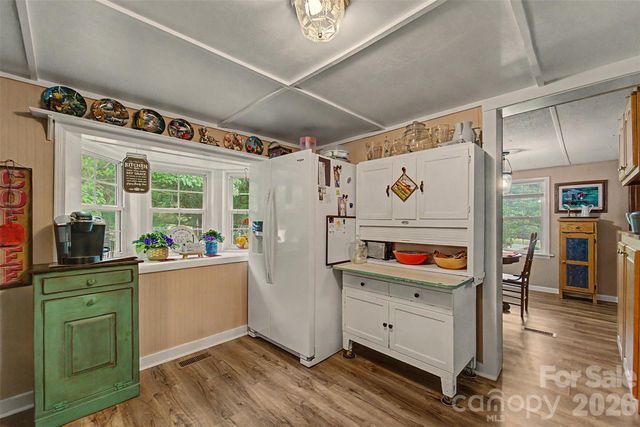 1350 N Skeenah Road, Franklin, NC 28734