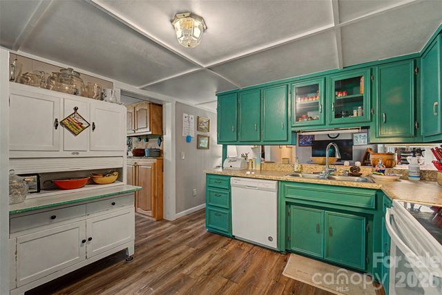1350 N Skeenah Road, Franklin, NC 28734