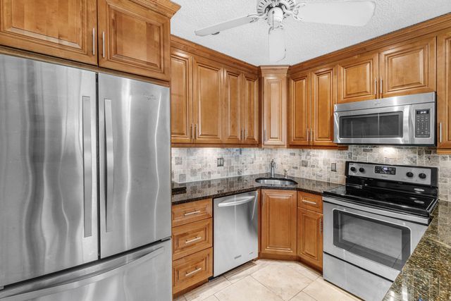 322 Pine Ridge Circle A-2, Greenacres, FL 33463