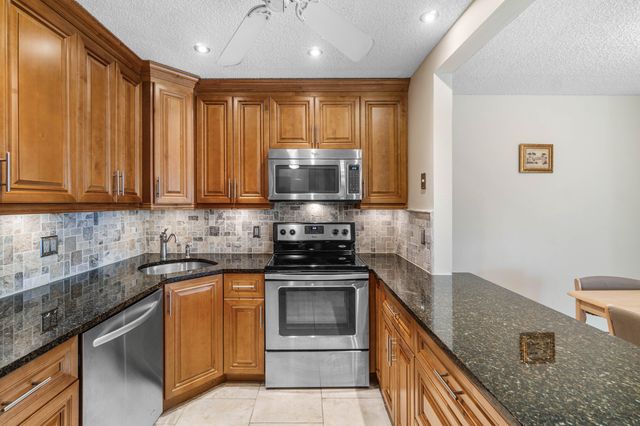 322 Pine Ridge Circle A-2, Greenacres, FL 33463