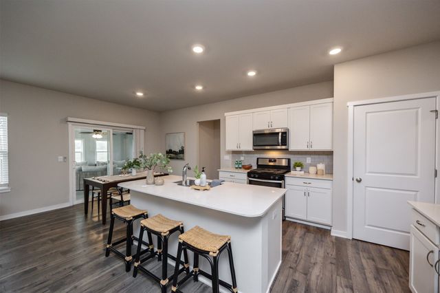 7920 NW 95th Street, Johnston, IA 50131