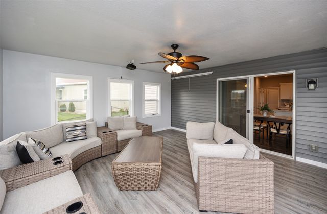 7920 NW 95th Street, Johnston, IA 50131