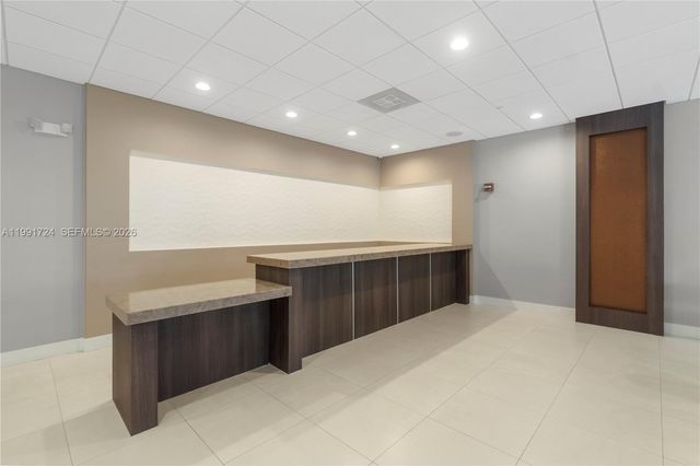 3675 N Country Club Dr 1501, Aventura, FL 33180