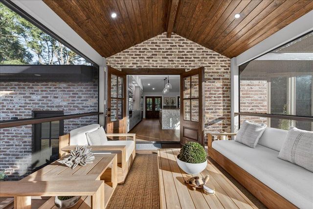 517 Pelzer Drive, Mount Pleasant, SC 29464