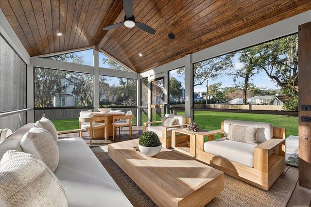 517 Pelzer Drive, Mount Pleasant, SC 29464