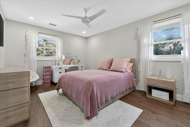 517 Pelzer Drive, Mount Pleasant, SC 29464