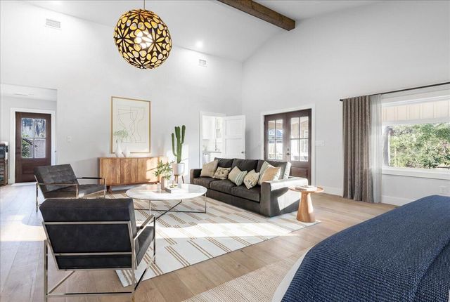 517 Pelzer Drive, Mount Pleasant, SC 29464