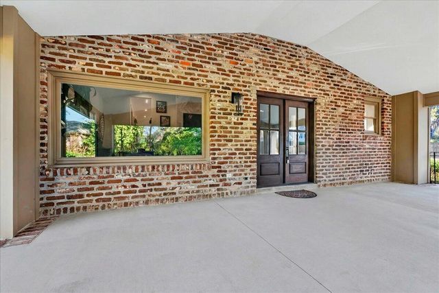 517 Pelzer Drive, Mount Pleasant, SC 29464