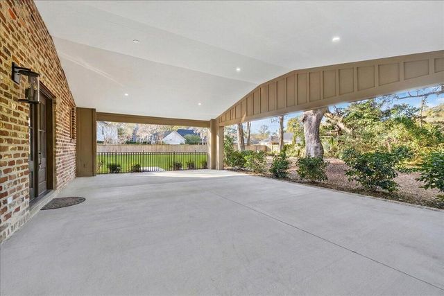 517 Pelzer Drive, Mount Pleasant, SC 29464