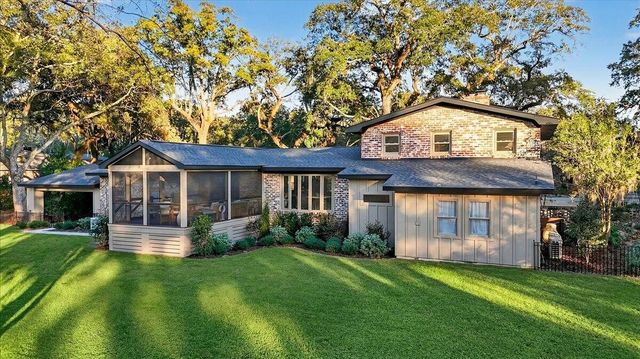 517 Pelzer Drive, Mount Pleasant, SC 29464