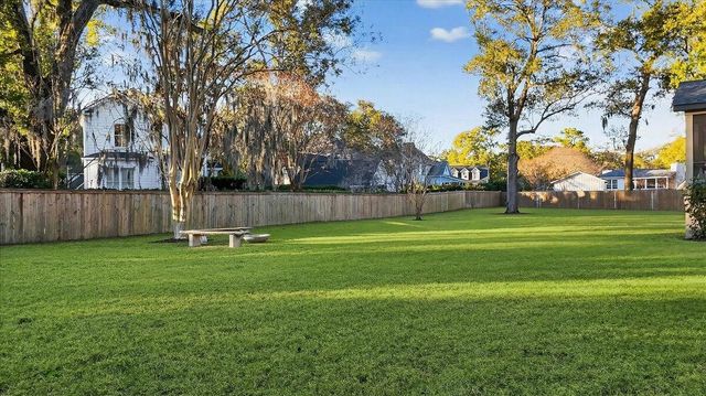 517 Pelzer Drive, Mount Pleasant, SC 29464