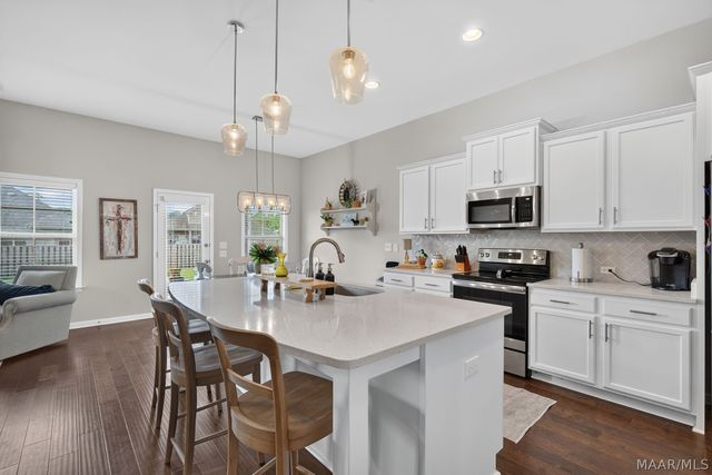 9302 CRESCENT LODGE Circle, Pike Road, AL 36064