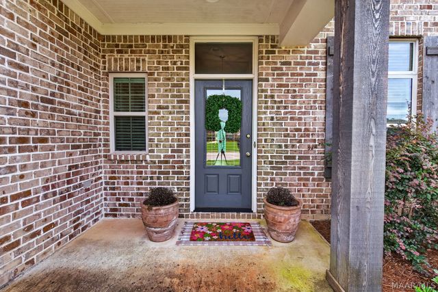 9302 CRESCENT LODGE Circle, Pike Road, AL 36064