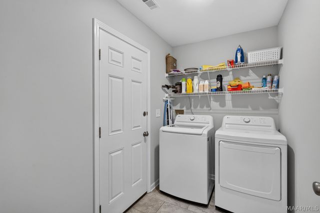 9302 CRESCENT LODGE Circle, Pike Road, AL 36064