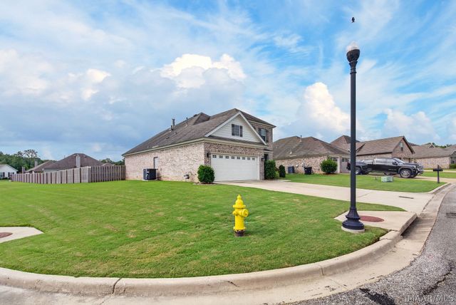 9302 CRESCENT LODGE Circle, Pike Road, AL 36064