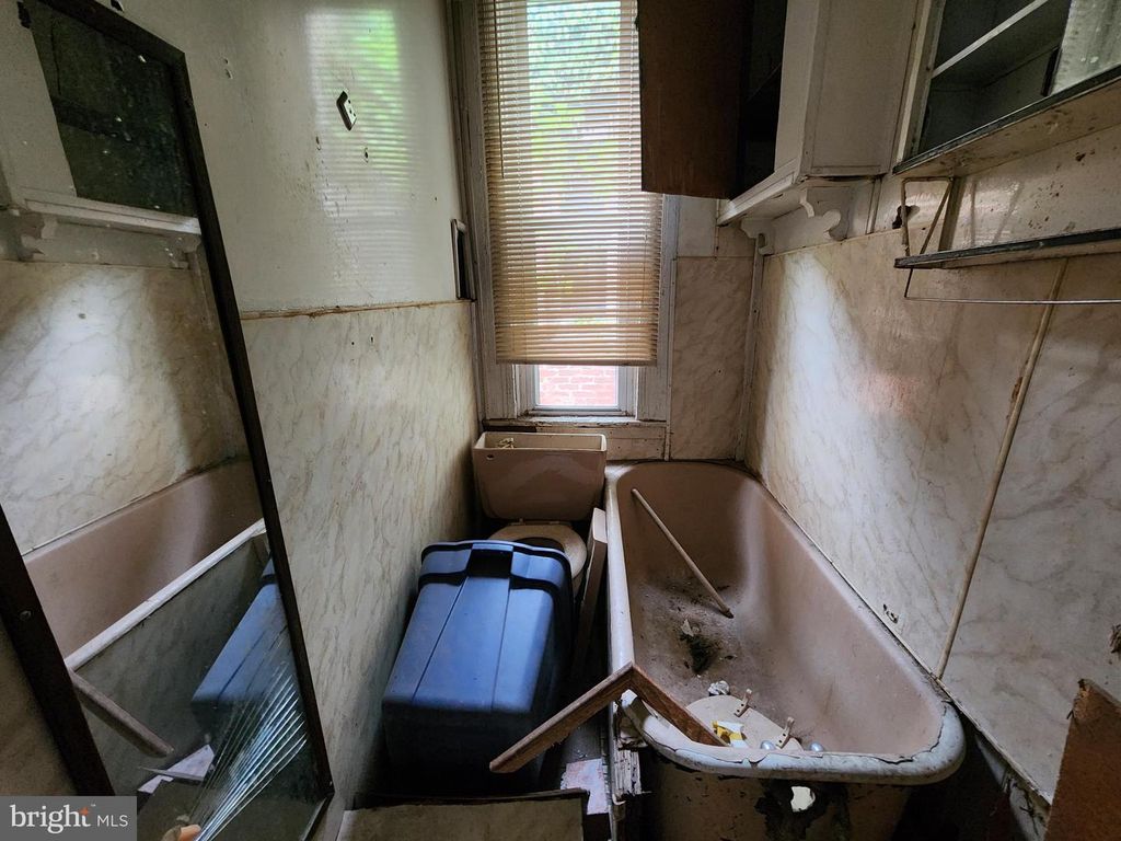 Image 16 of property listing at 1613 E LAFAYETTE AVE, Baltimore, MD 21213